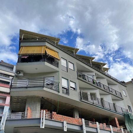 Apartamento Stone City Apartament Gjirokastër Exterior foto