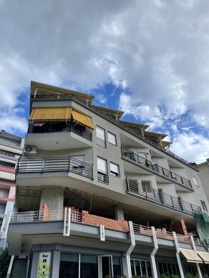 Apartamento Stone City Apartament Gjirokastër Exterior foto